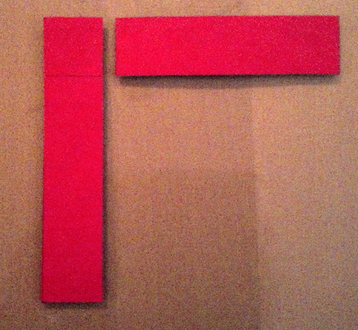 Trois images représentant le L divisé successivement en deux rectangles, en deux trapèzes et en deux rectangles et un carré.
